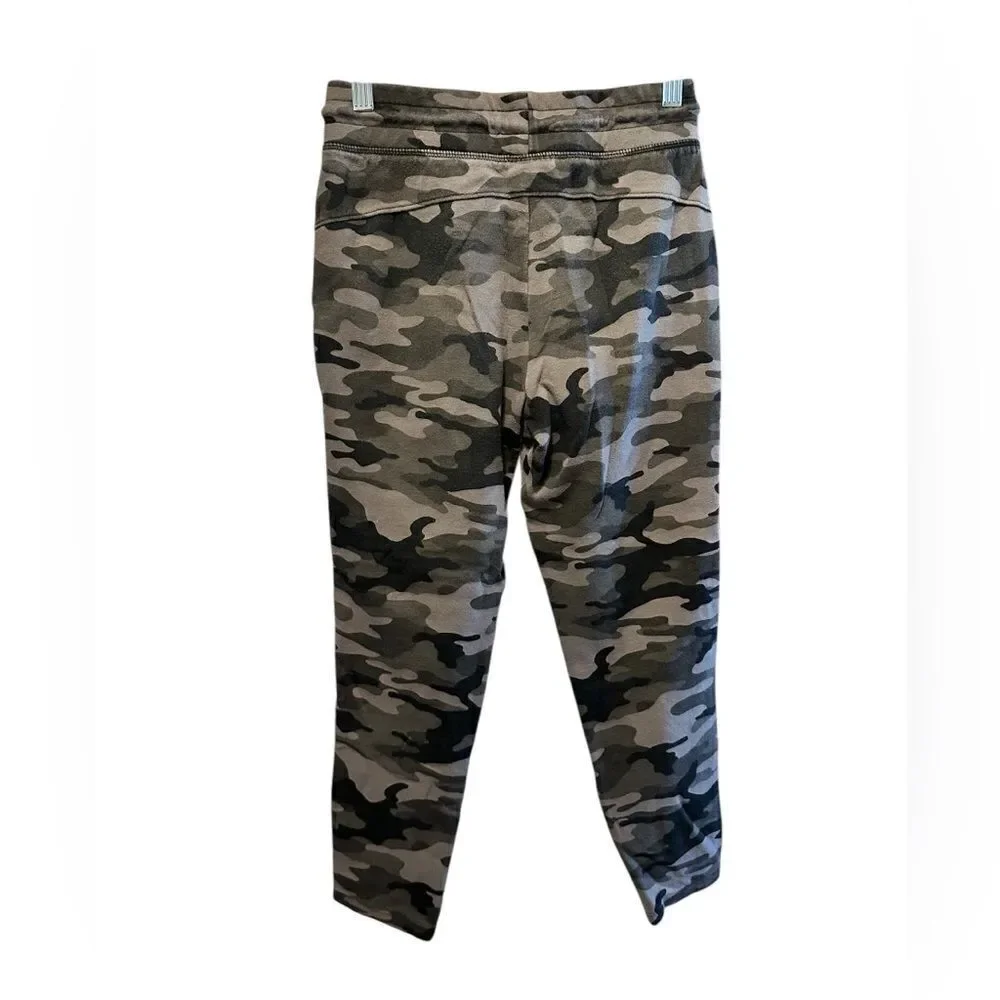 EUC Gap Boys Green/Cream Camo Joggers Sweetpants- Size Large - Size 10